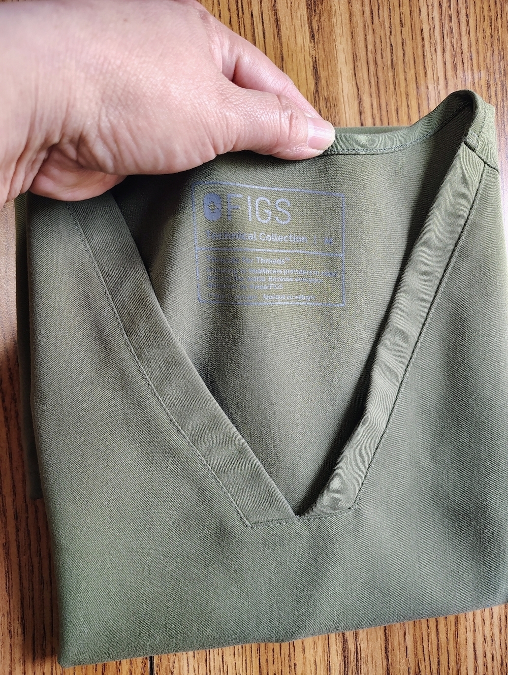 Figs Casma Medical Scrub Top Three Pockets Professional, Fir Green Size M. - Picture 16 of 16